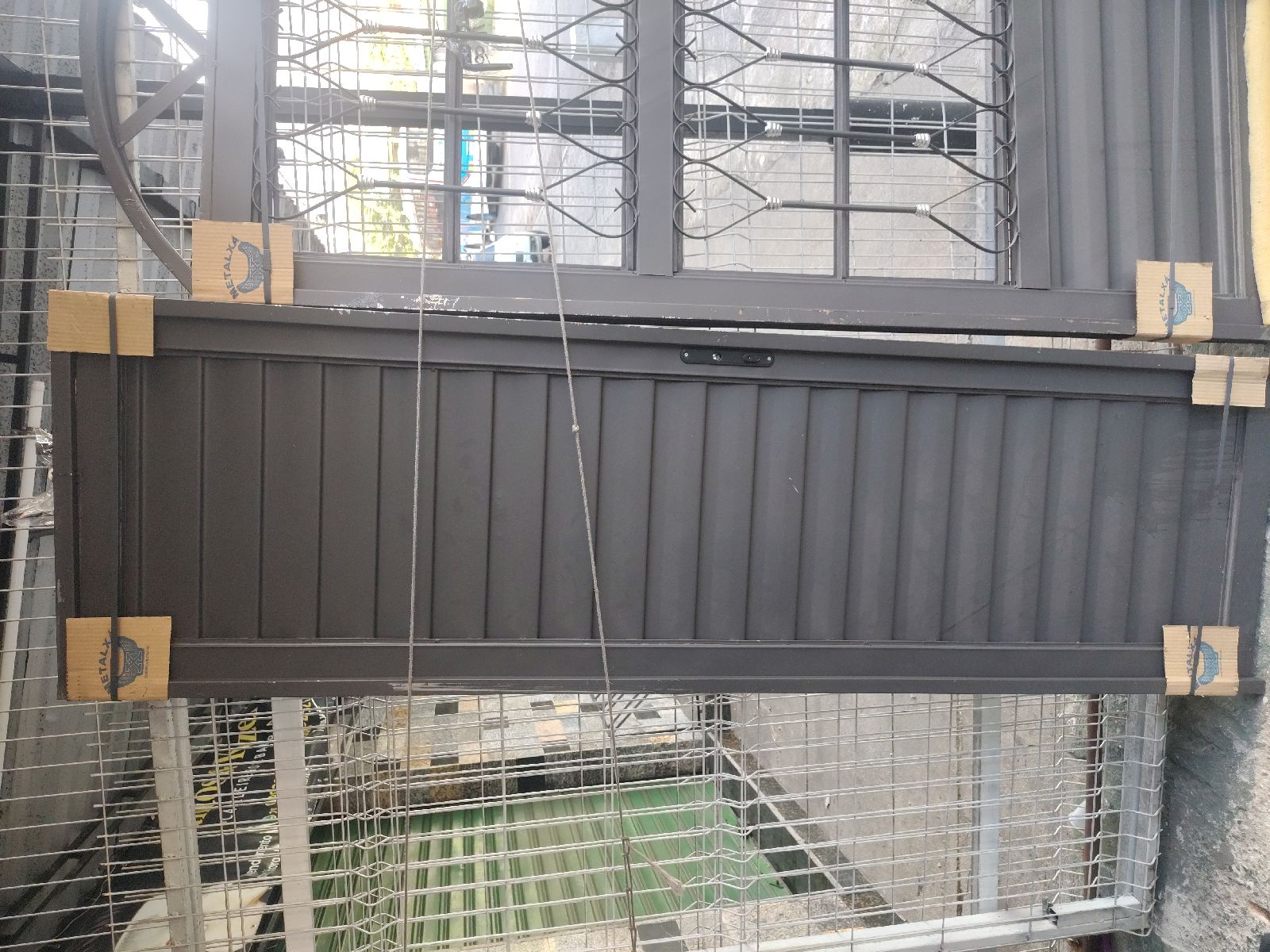 PORTA FERRO VENEZIANA 60 DIREITA